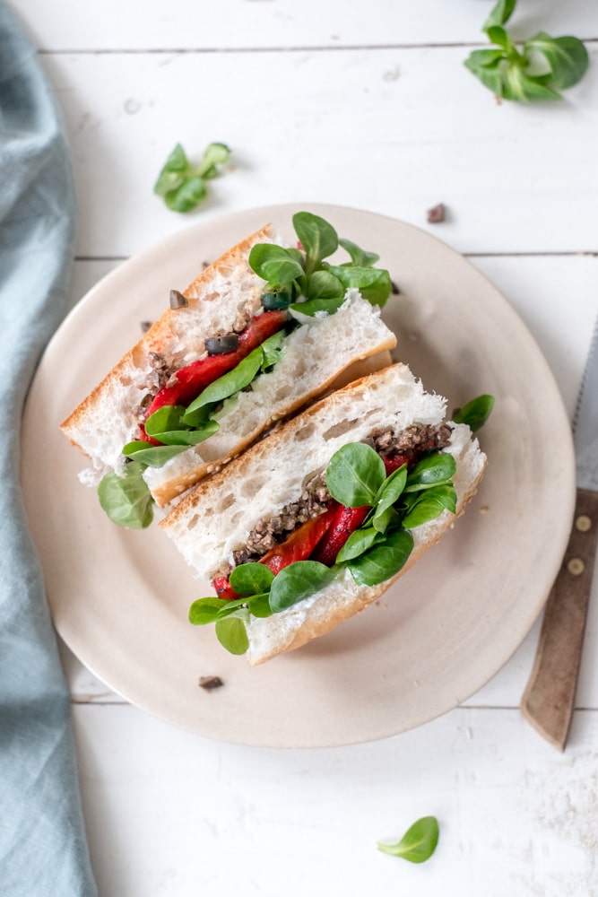 turks brood met geroosterde paprika
