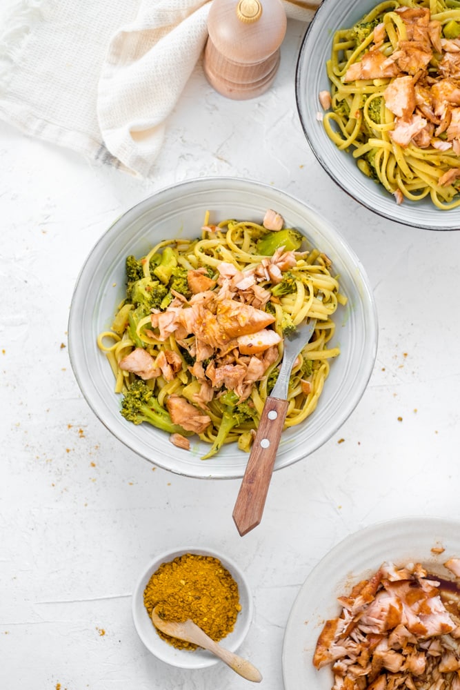 pasta met broccoli en zalm