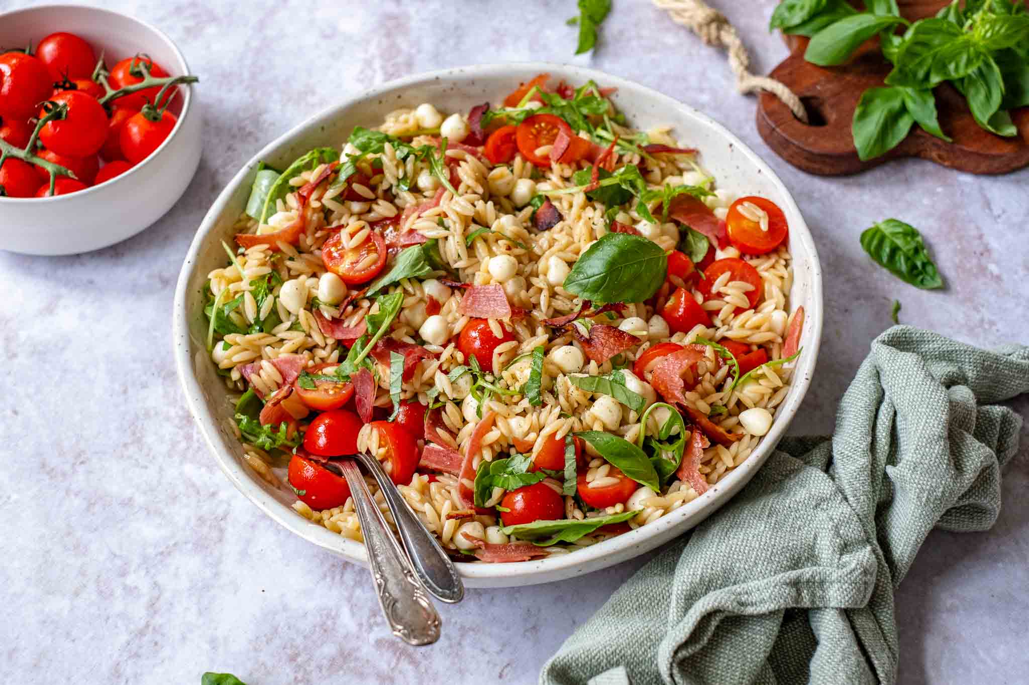 caprese pasta salad with prosciutto